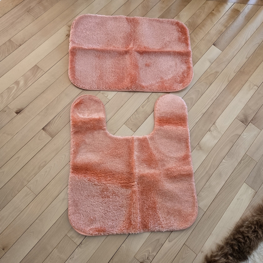 2‑Piece Bathroom Rug Set – Light Coral – New Without Tags